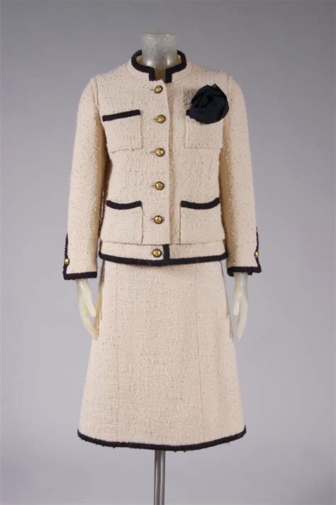 1920s chanel suit|coco Chanel original suit.